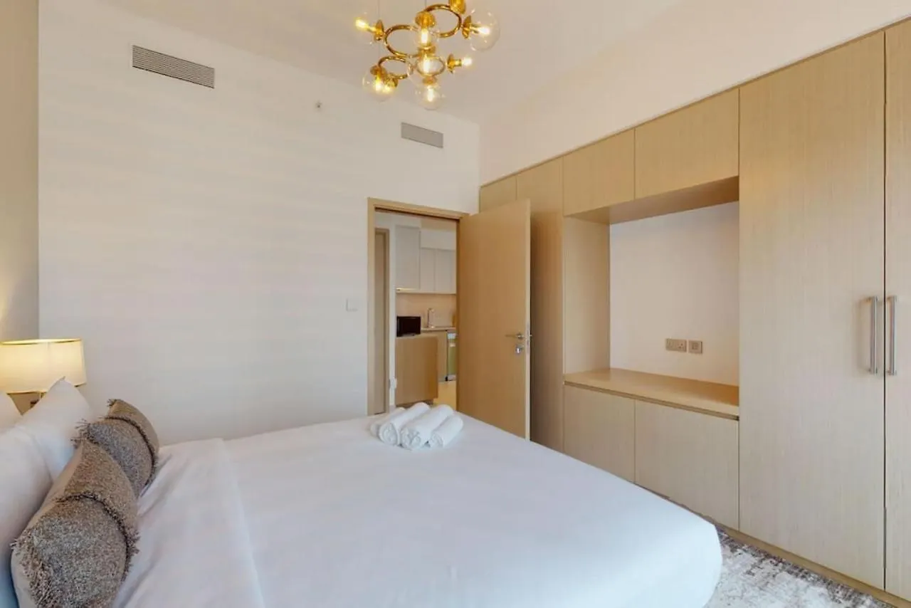 Burj Royale - Classic One Bedroom Dubai Apartment